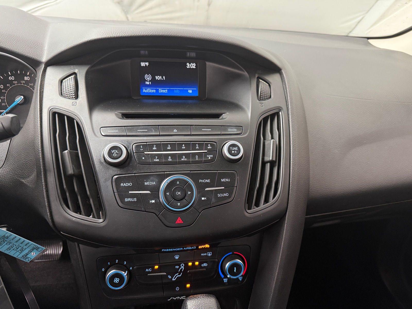 Thumbnail: 2017 Ford Focus - 4