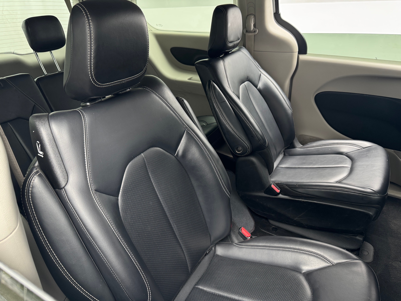 Thumbnail: 2023 Chrysler Pacifica - 5