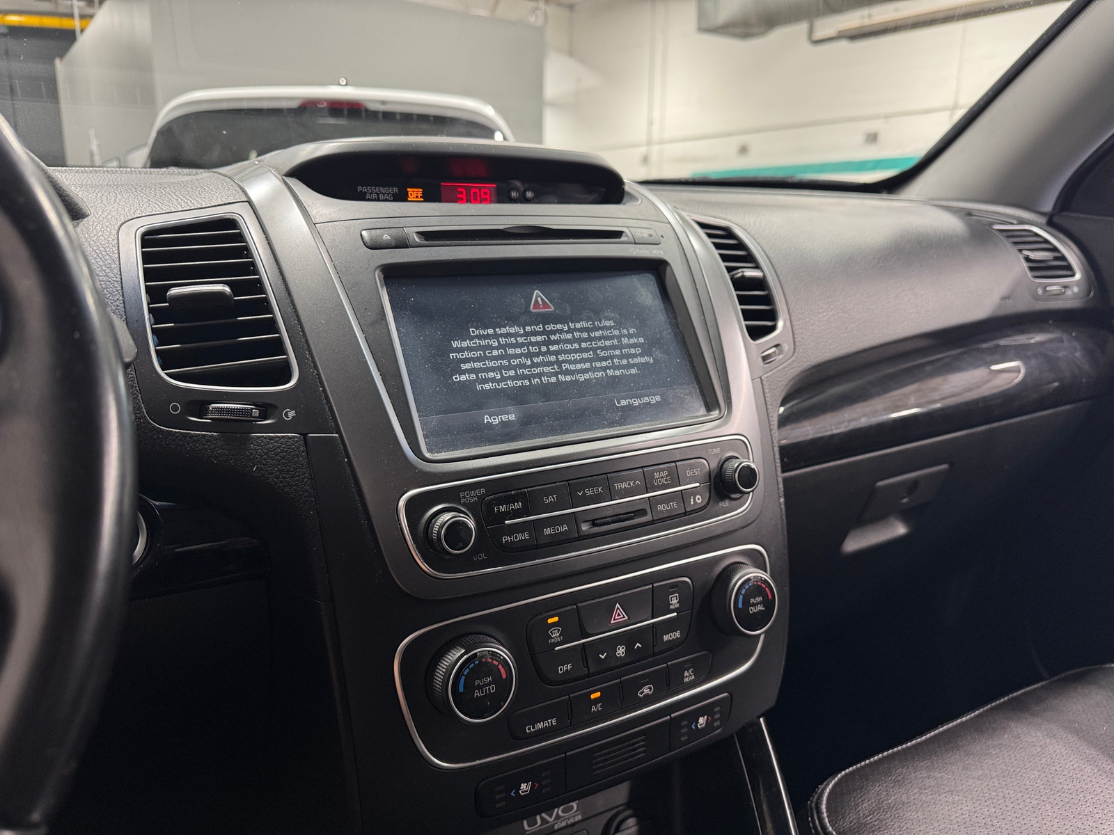 Thumbnail: 2014 Kia Sorento - 3