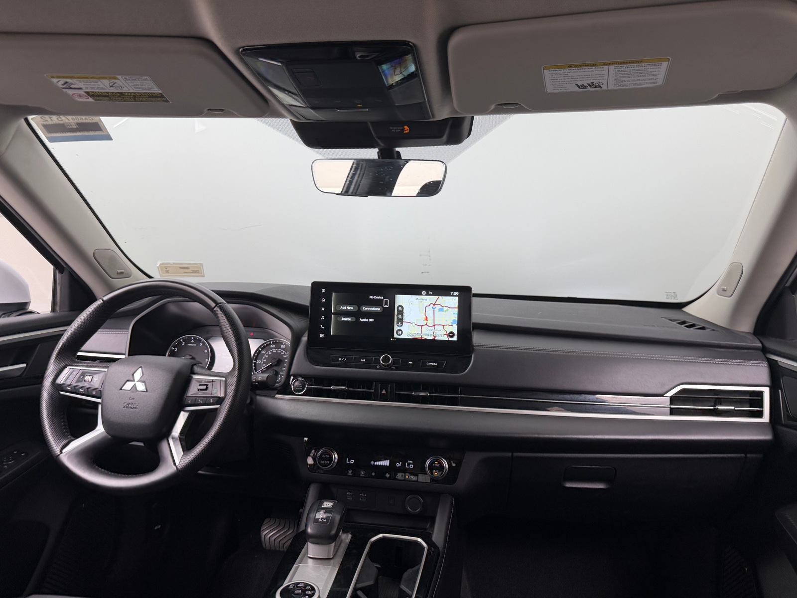 Thumbnail: 2025 Mitsubishi Outlander - 2