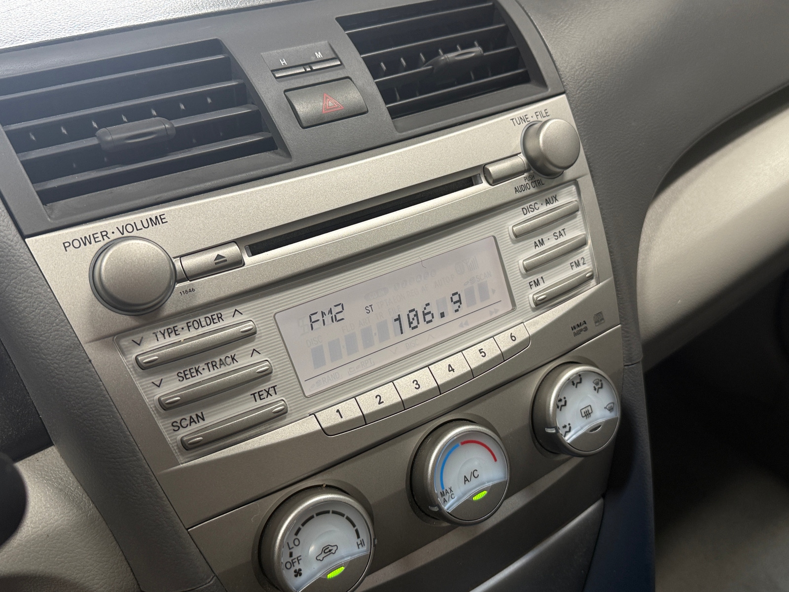 Thumbnail: 2011 Toyota Camry - 4