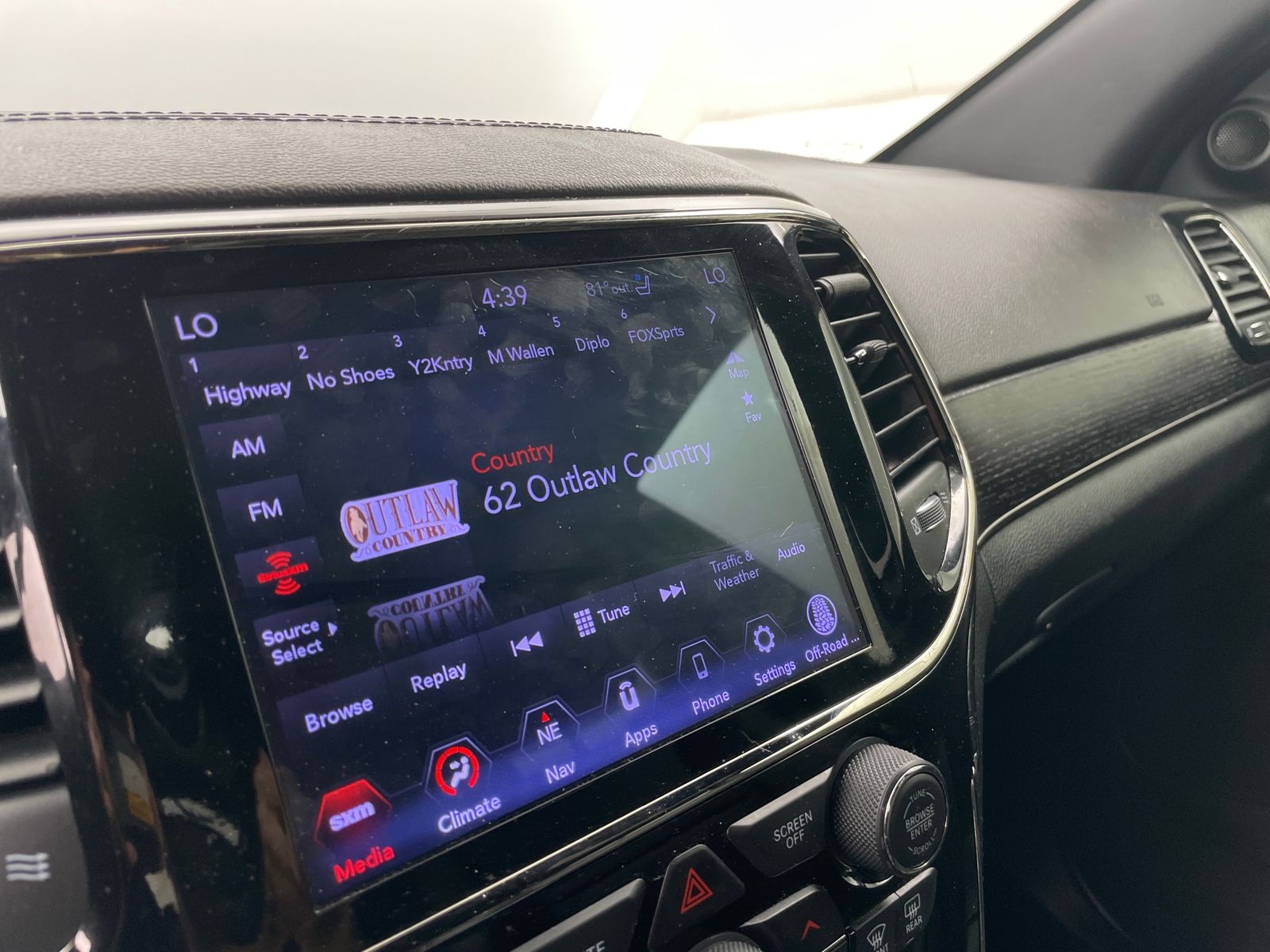 Thumbnail: 2020 Jeep Grand Cherokee - 3