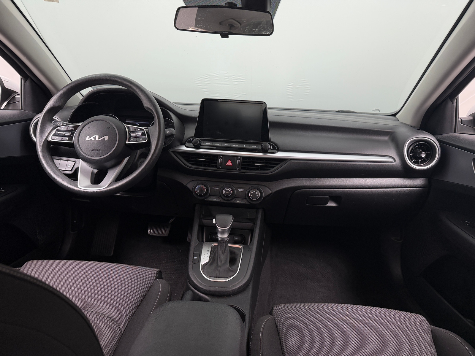 Thumbnail: 2022 Kia Forte - 3