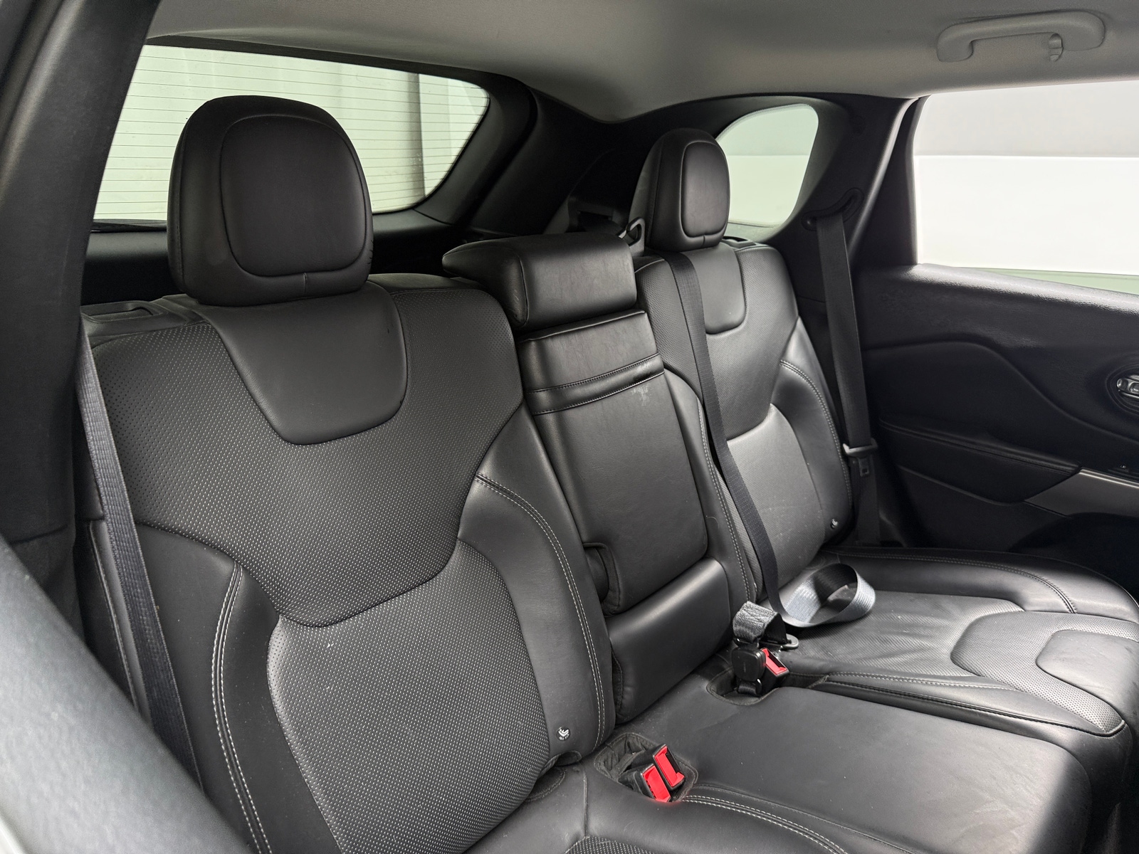 Thumbnail: 2019 Jeep Cherokee - 5
