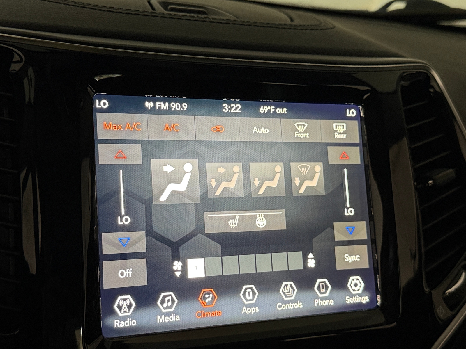 Thumbnail: 2019 Jeep Cherokee - 3