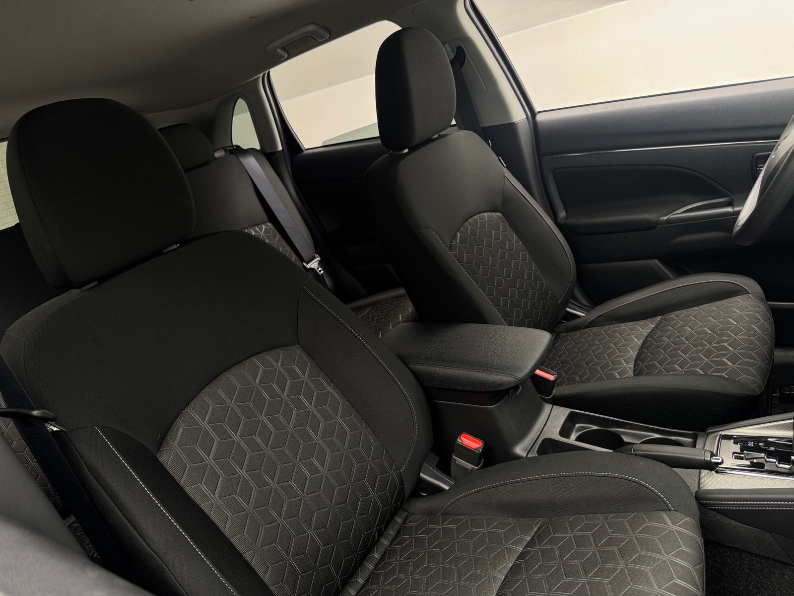 Thumbnail: 2026 Mitsubishi Outlander Sport - 2