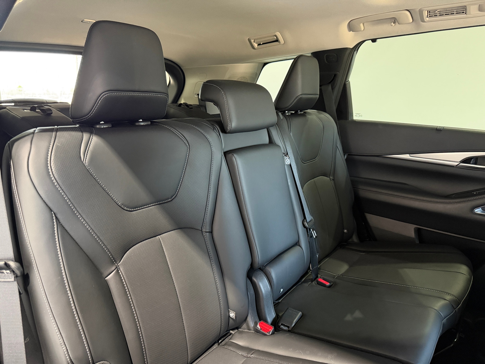 Thumbnail: 2026 INFINITI QX60 - 5