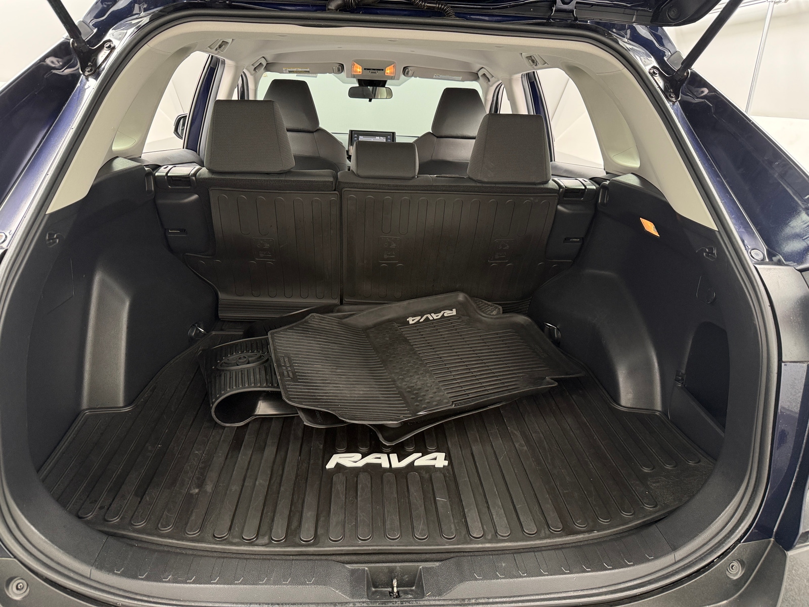 Thumbnail: 2020 Toyota RAV4 - 7
