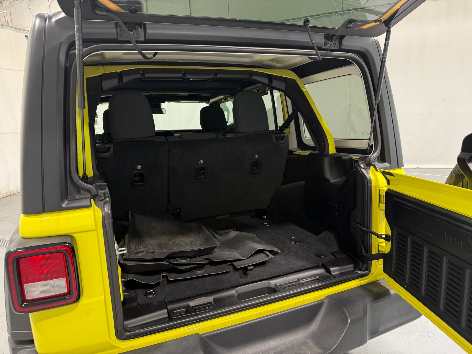 Thumbnail: 2024 Jeep Wrangler - 7