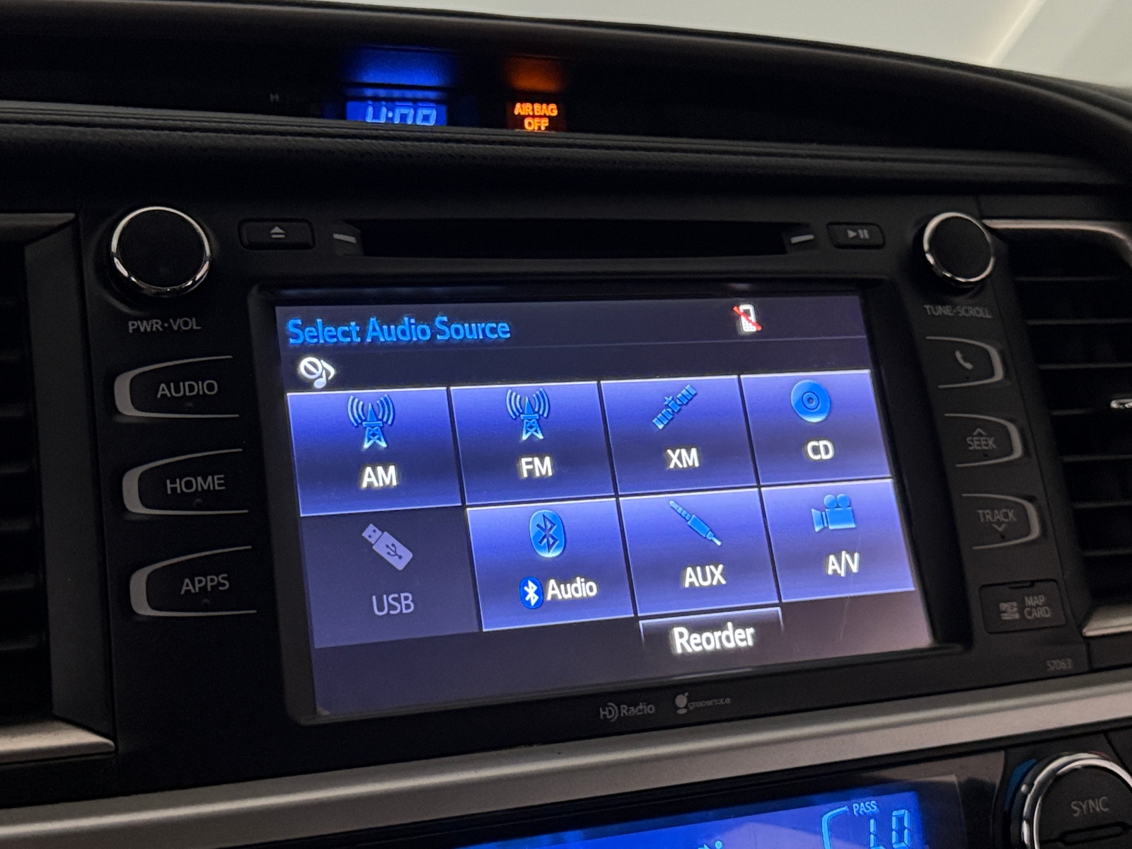 Thumbnail: 2014 Toyota Highlander - 3
