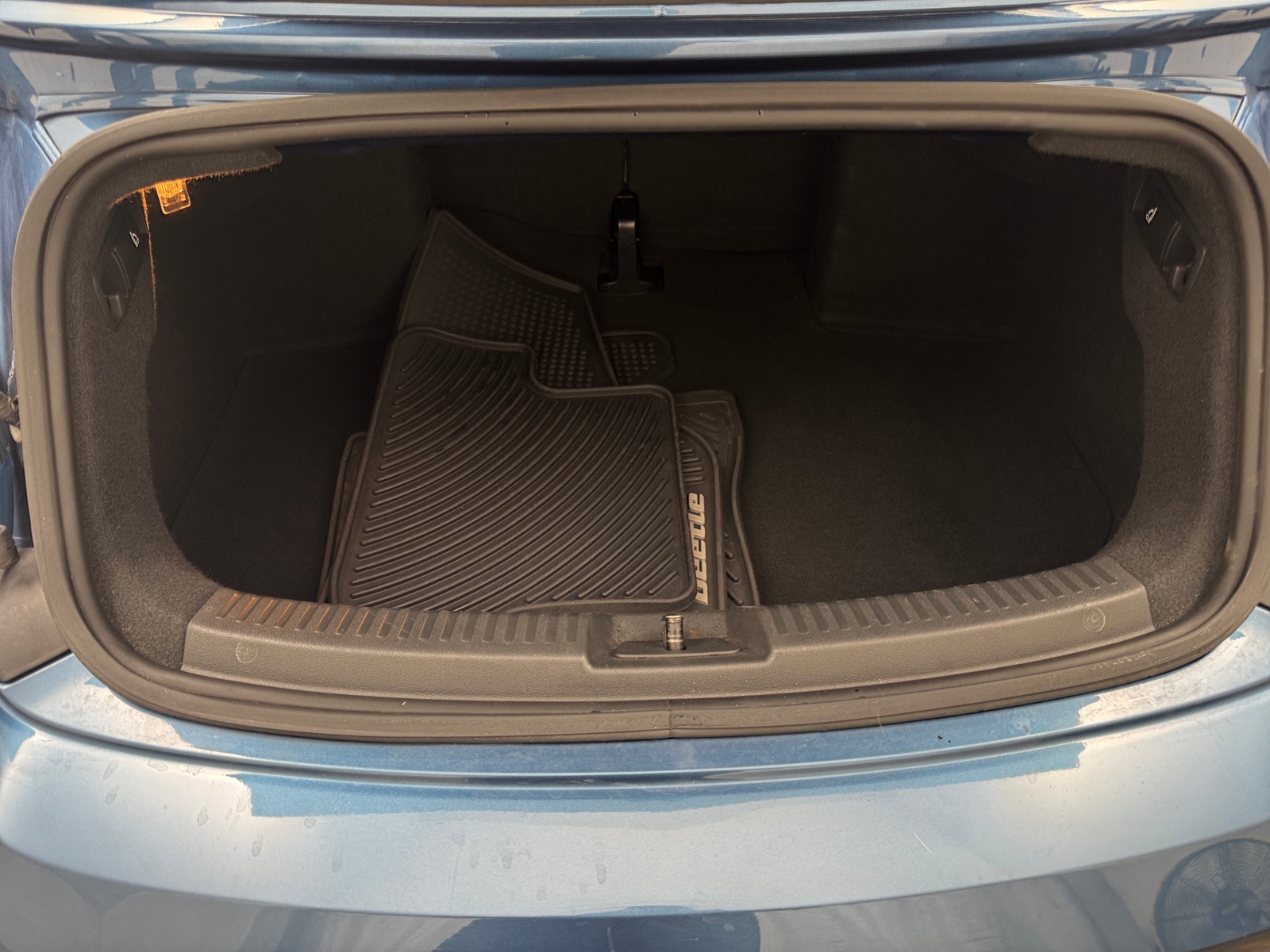 Thumbnail: 2016 Volkswagen Beetle - 7