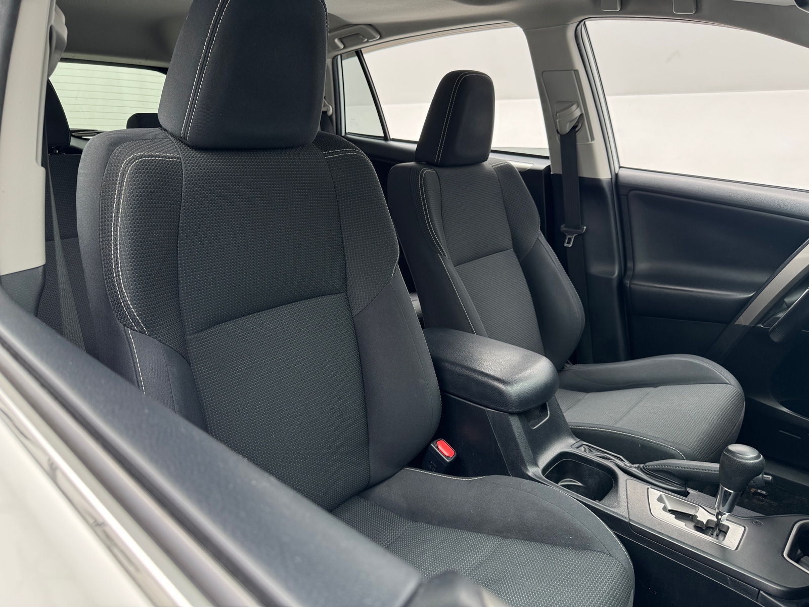 Thumbnail: 2018 Toyota RAV4 - 2