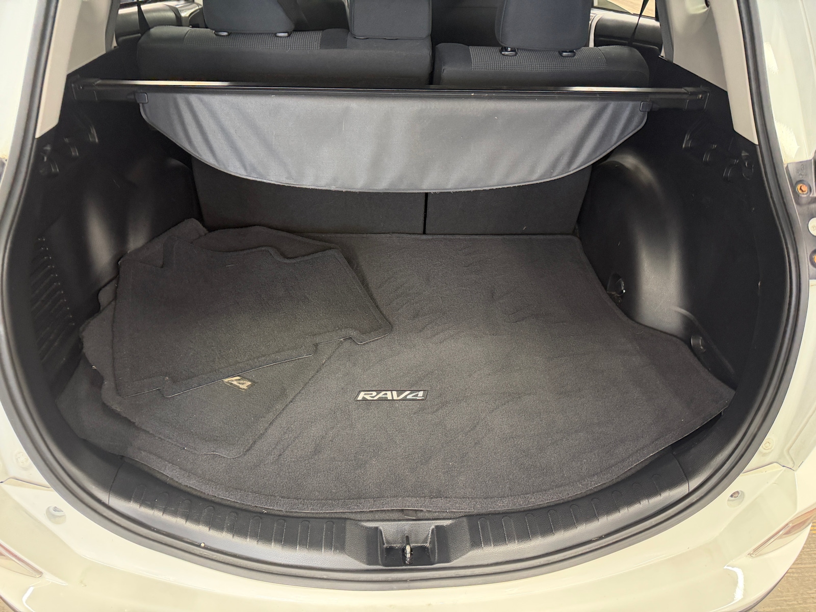 Thumbnail: 2018 Toyota RAV4 - 7