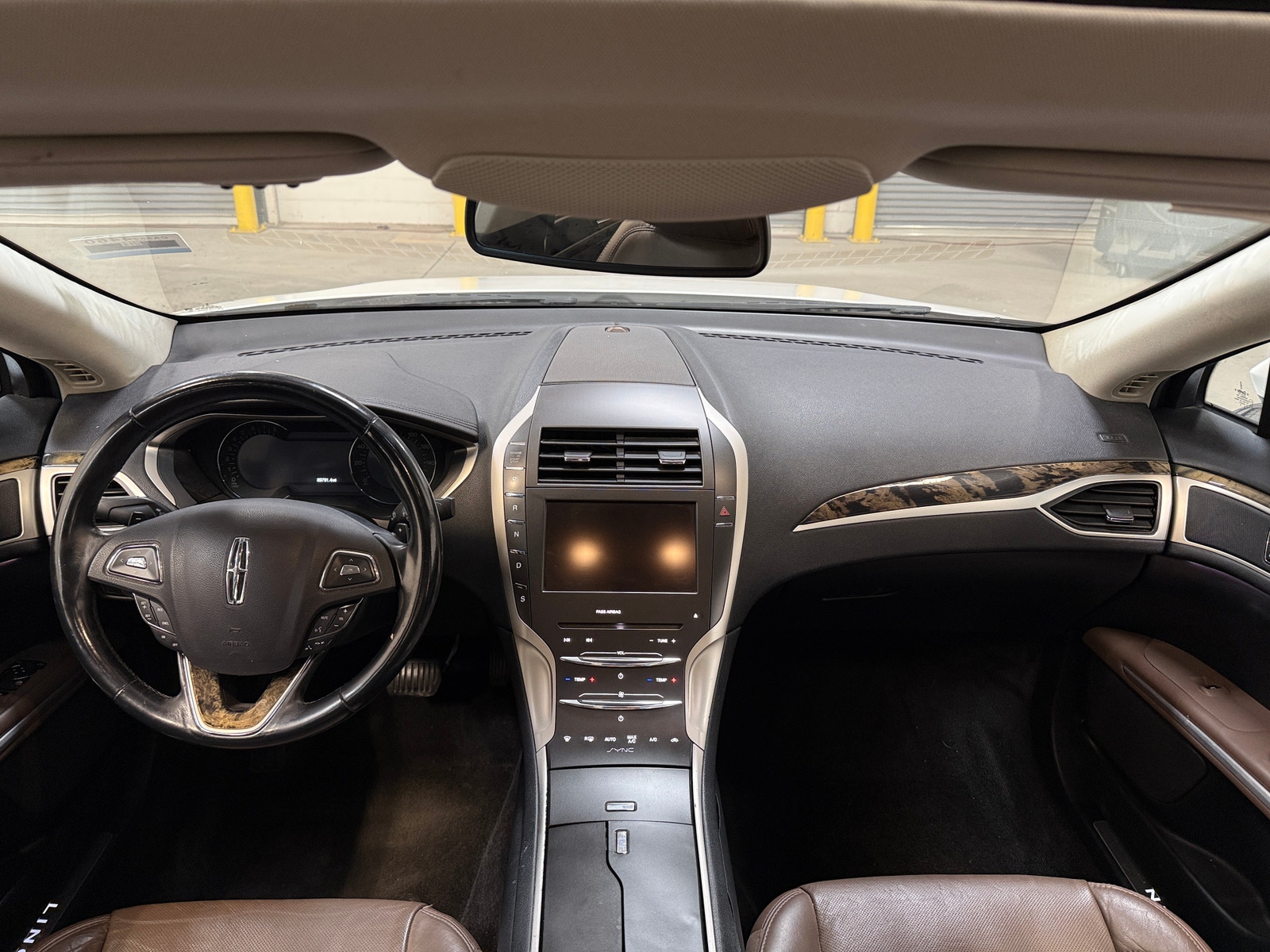 Thumbnail: 2015 Lincoln MKZ - 3