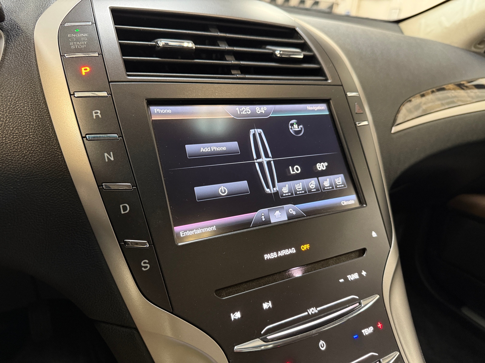 Thumbnail: 2015 Lincoln MKZ - 4