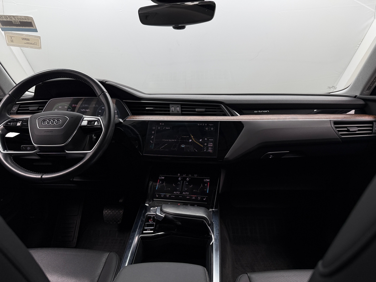 Thumbnail: 2020 Audi e-tron S - 2