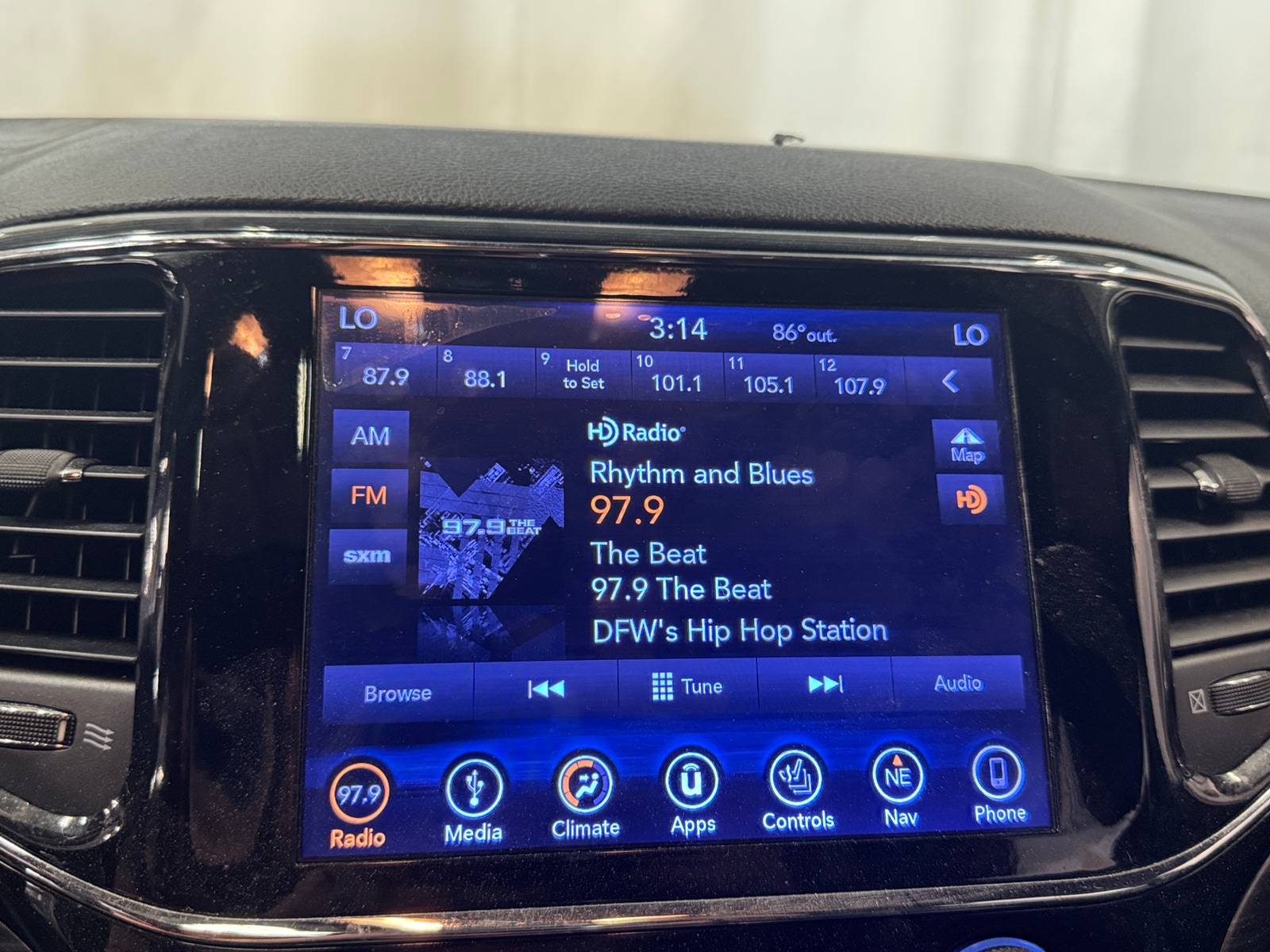 Thumbnail: 2019 Jeep Grand Cherokee - 3