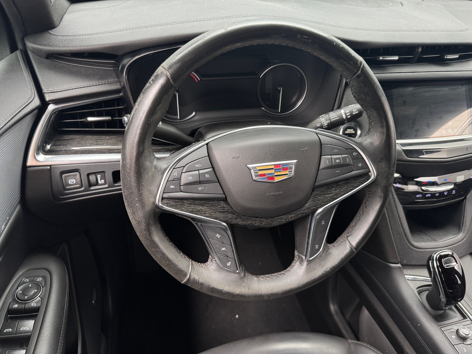 Thumbnail: 2023 Cadillac XT5 - 5