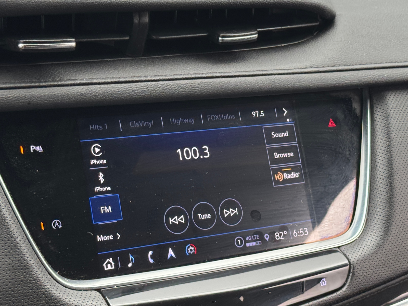 Thumbnail: 2023 Cadillac XT5 - 4