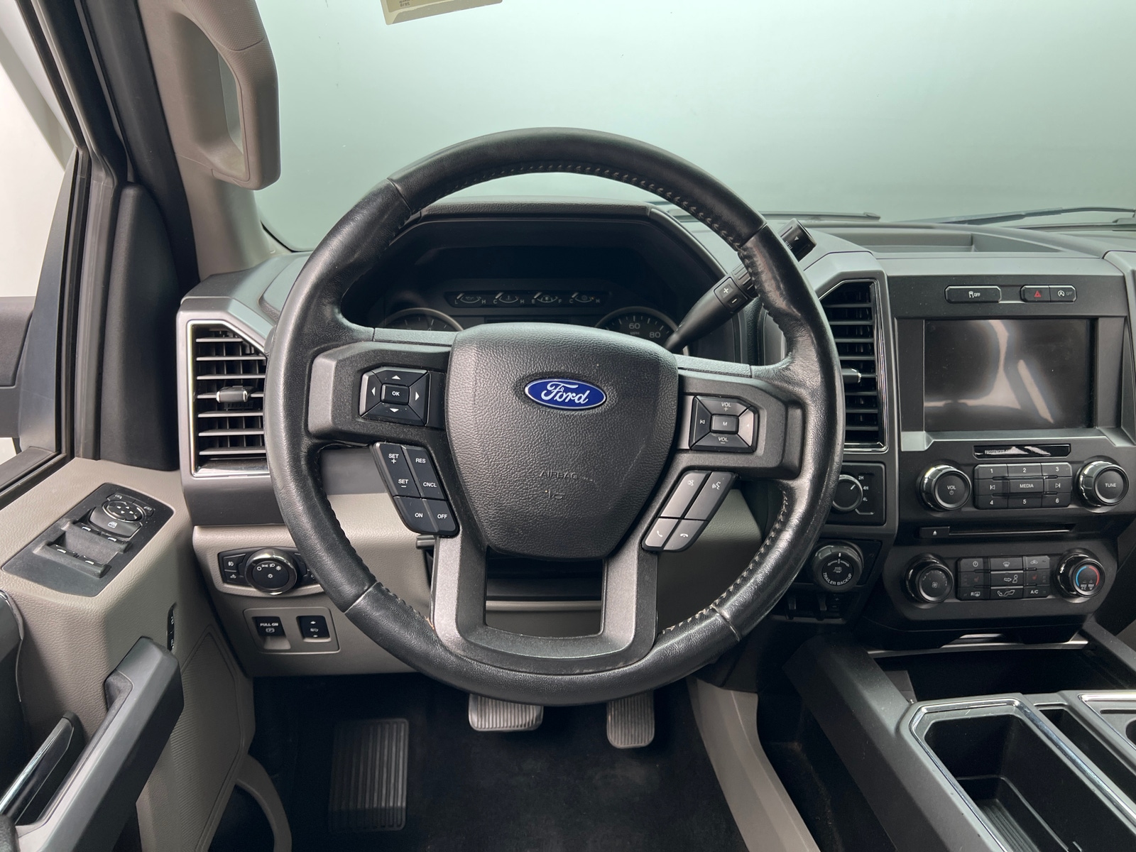 Thumbnail: 2018 Ford Econoline - 5