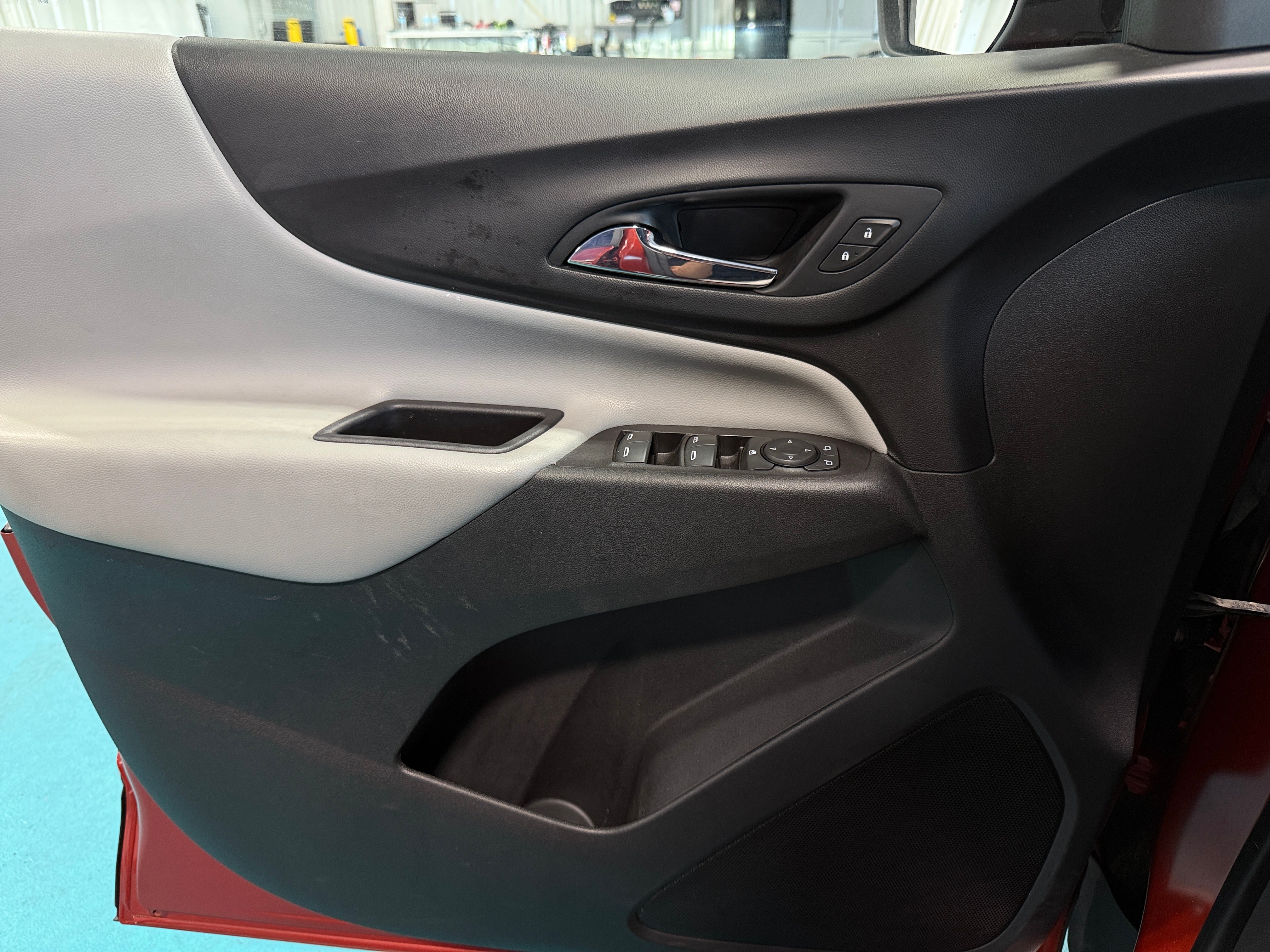 Used 2020 Chevrolet Equinox LS with VIN 2GNAXSEV3L6231848 for sale in Pewaukee, WI