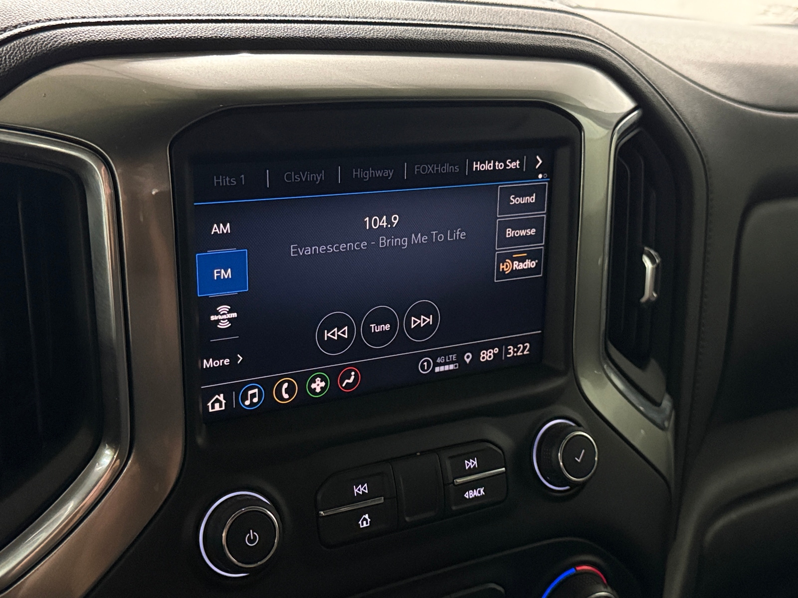 Thumbnail: 2021 Chevrolet Silverado 1500 - 4