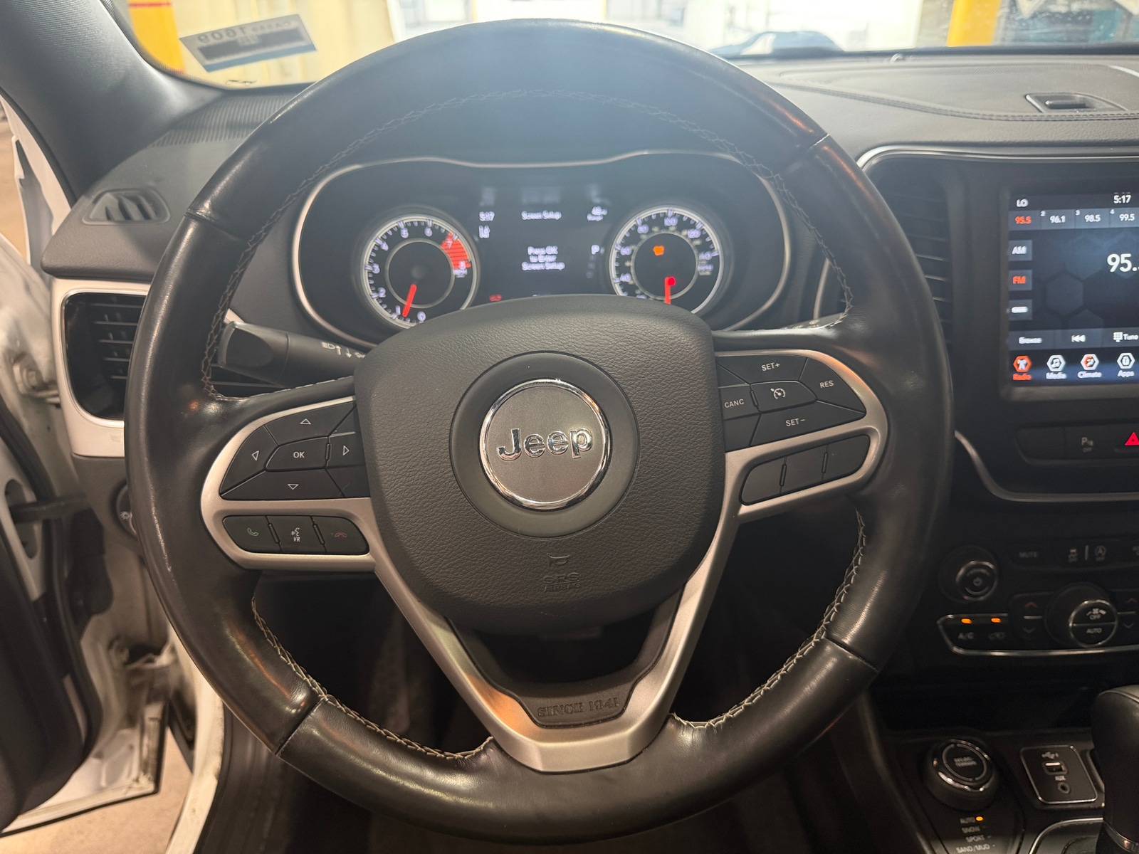 Thumbnail: 2021 Jeep Cherokee - 4