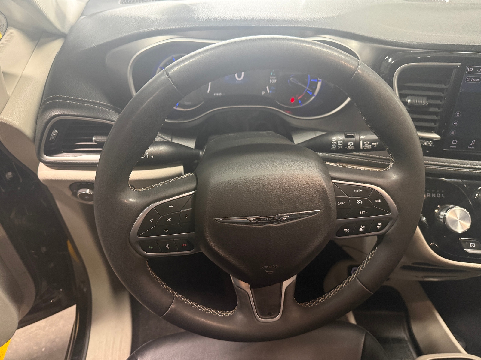 Thumbnail: 2024 Chrysler Pacifica - 4