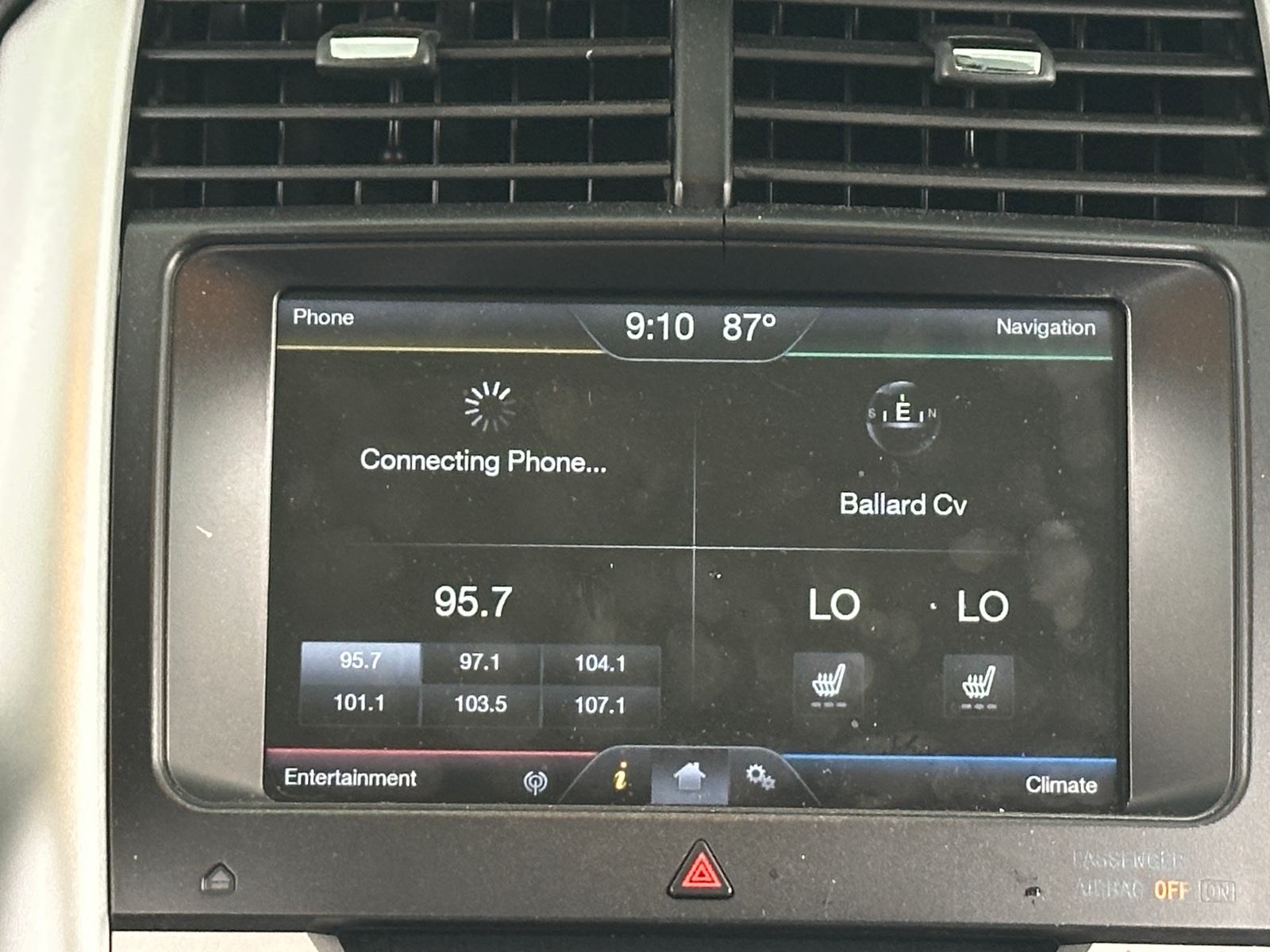Thumbnail: 2013 Ford Edge - 3
