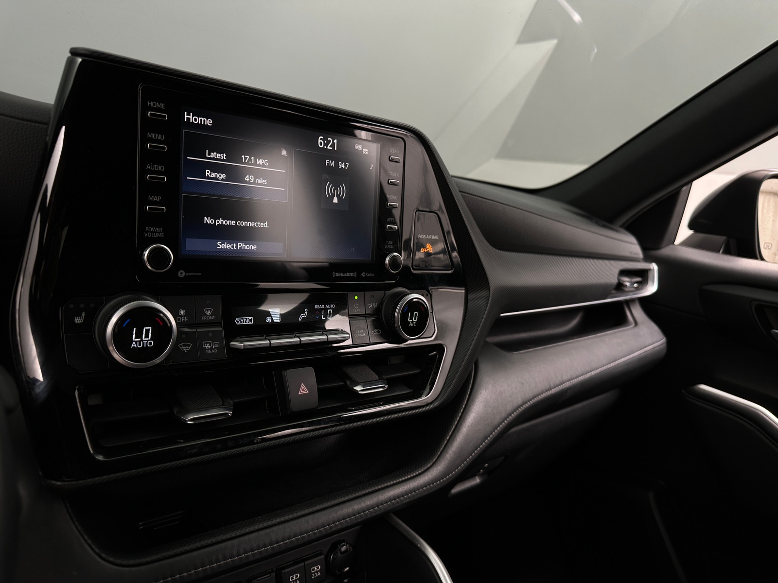 Thumbnail: 2021 Toyota Highlander - 4