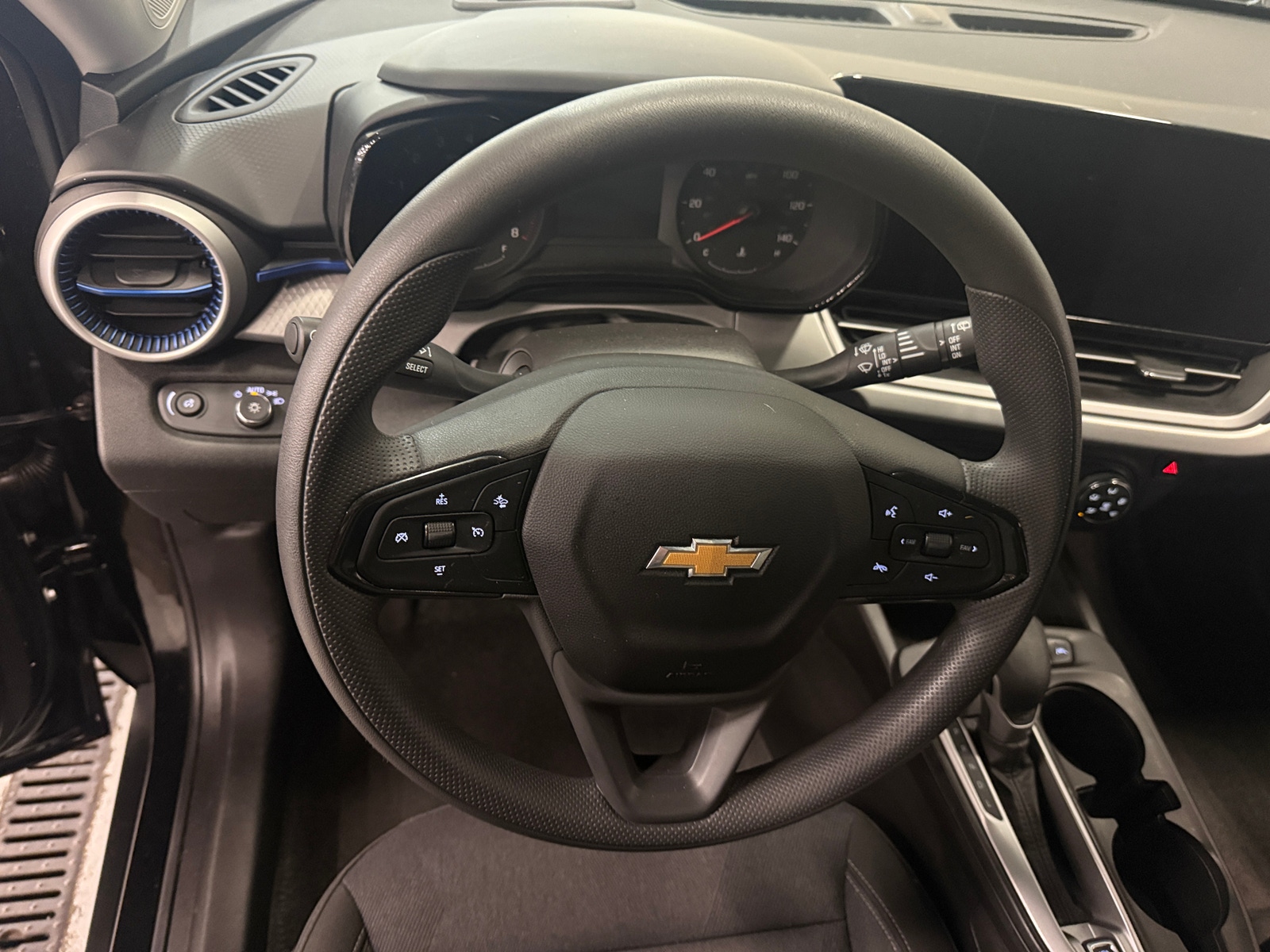 Thumbnail: 2025 Chevrolet Trax - 5