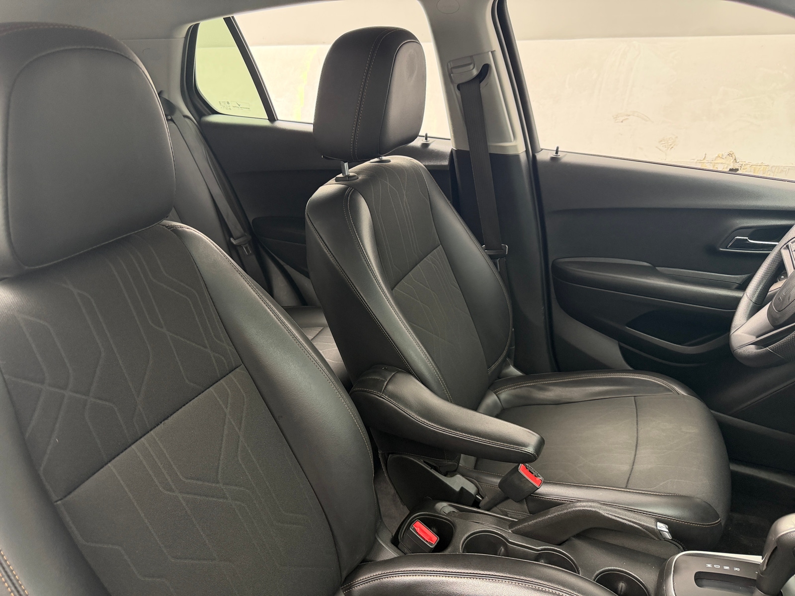 Thumbnail: 2022 Chevrolet Trax - 2