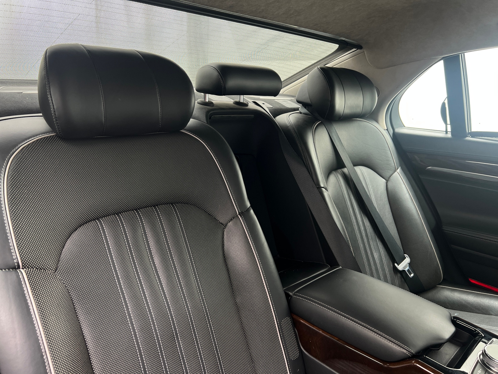 Thumbnail: 2018 Genesis G90 - 5