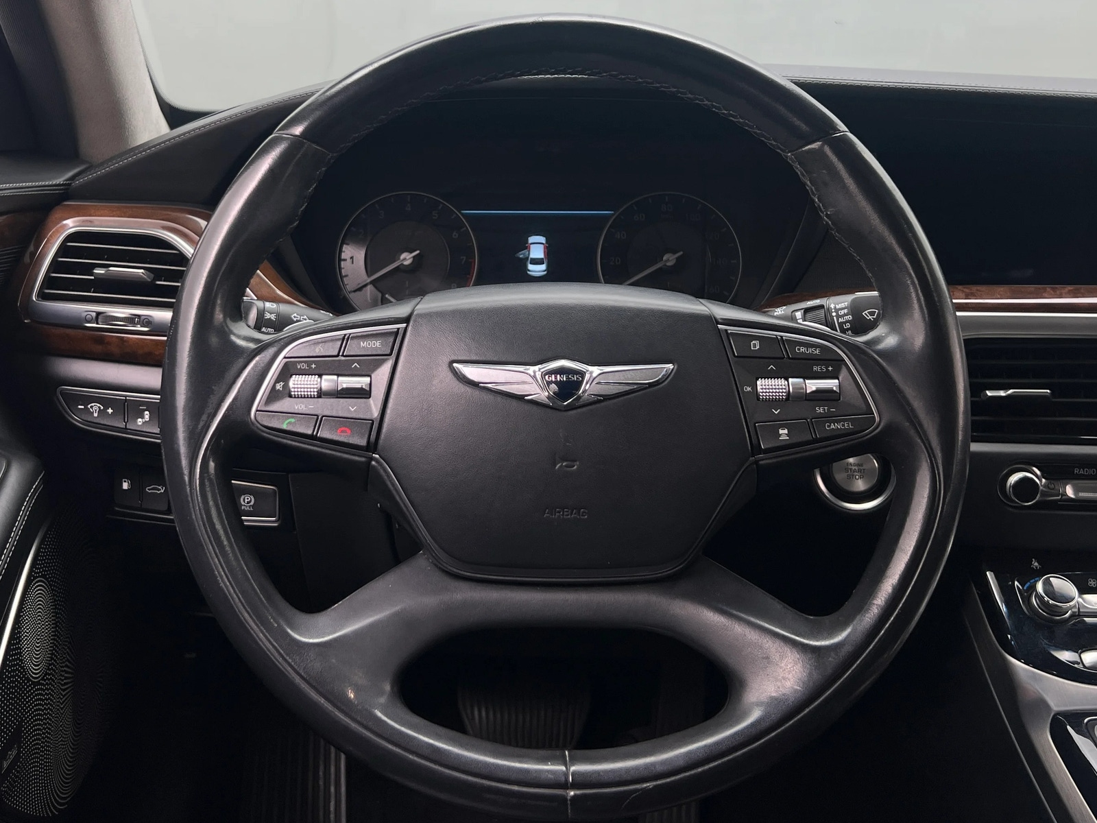 Thumbnail: 2018 Genesis G90 - 4