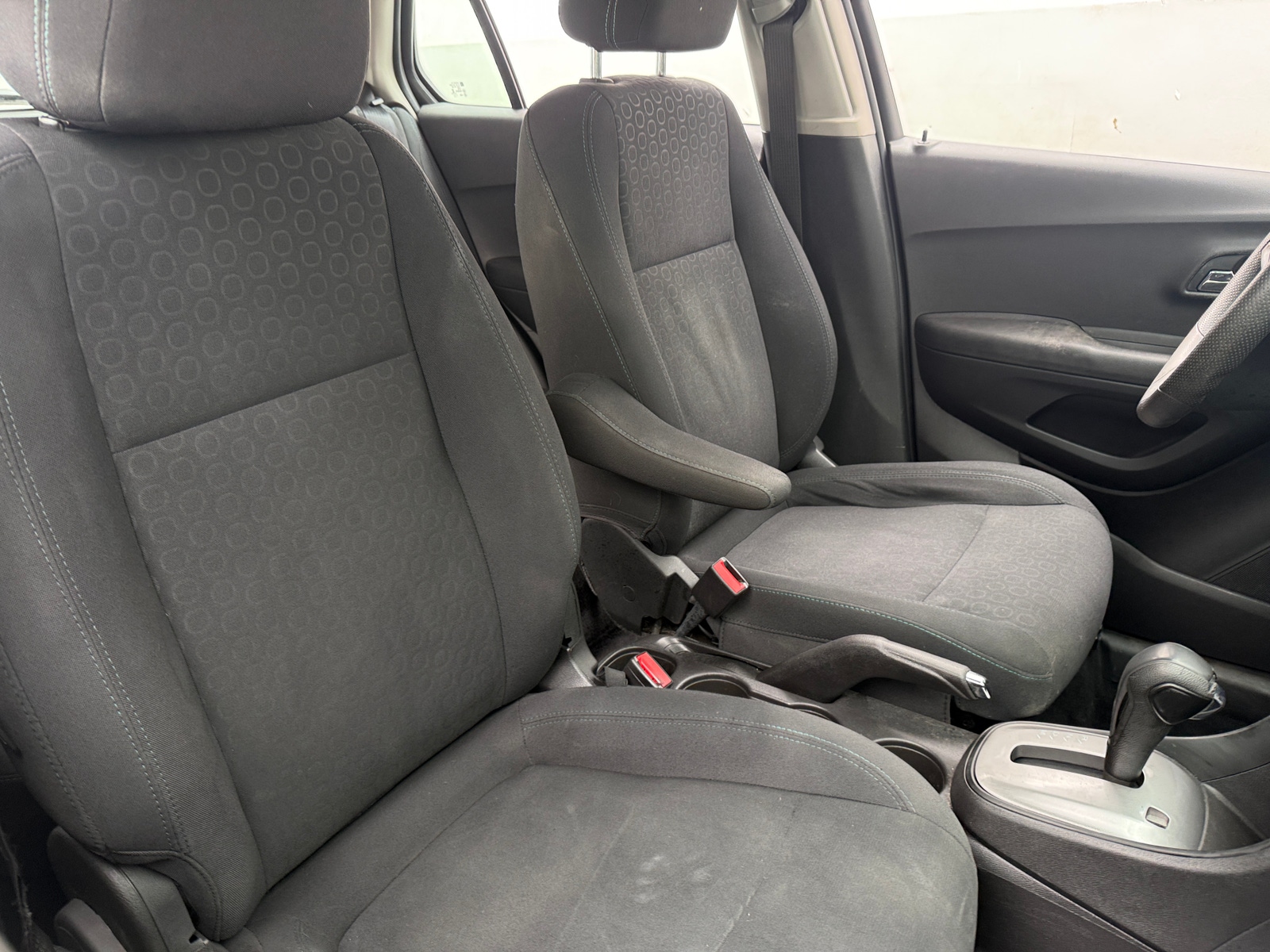 Thumbnail: 2016 Chevrolet Trax - 2
