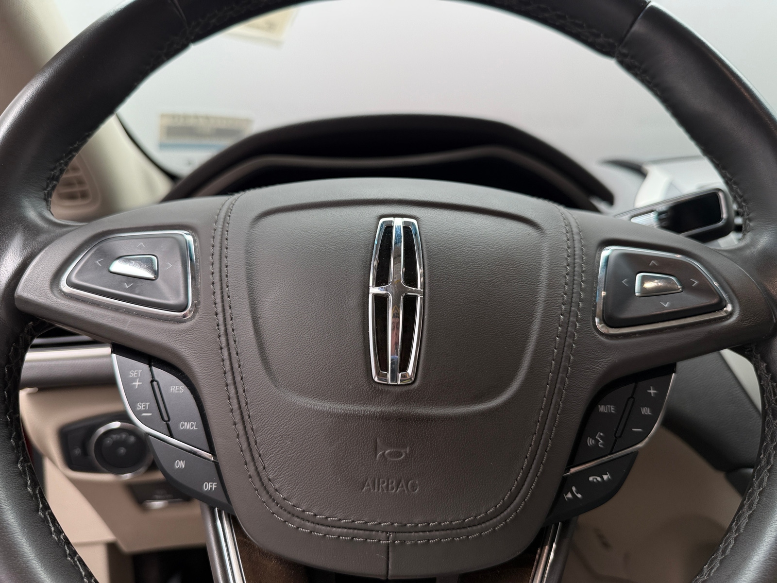 Thumbnail: 2018 Lincoln MKZ - 4