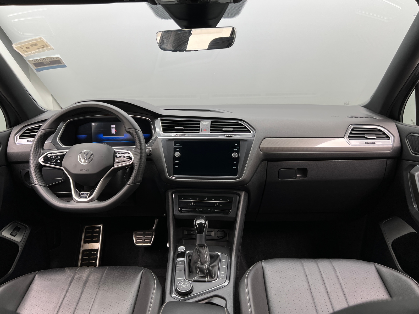 Thumbnail: 2022 Volkswagen Tiguan - 2