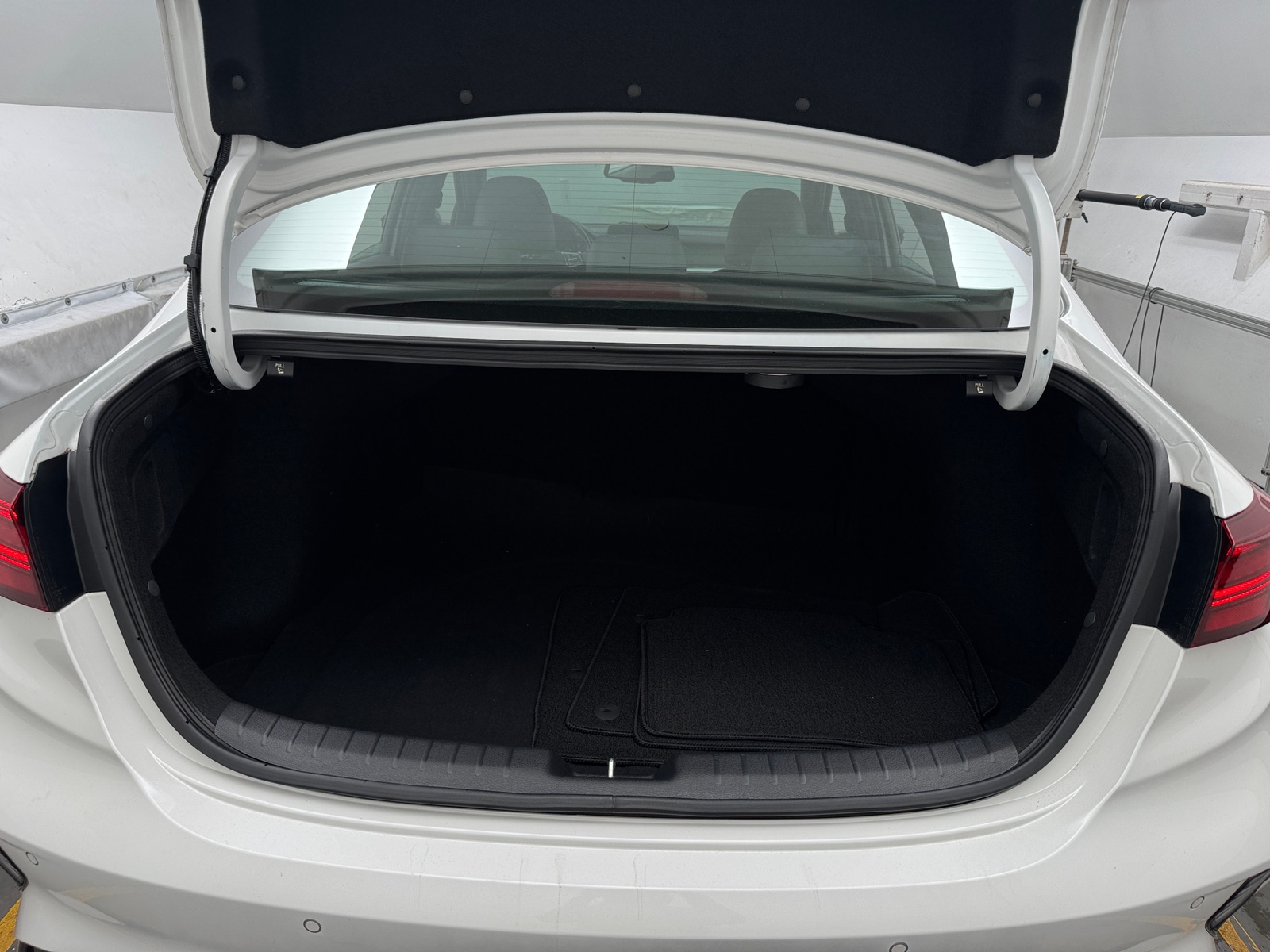 Thumbnail: 2024 Kia Forte - 6