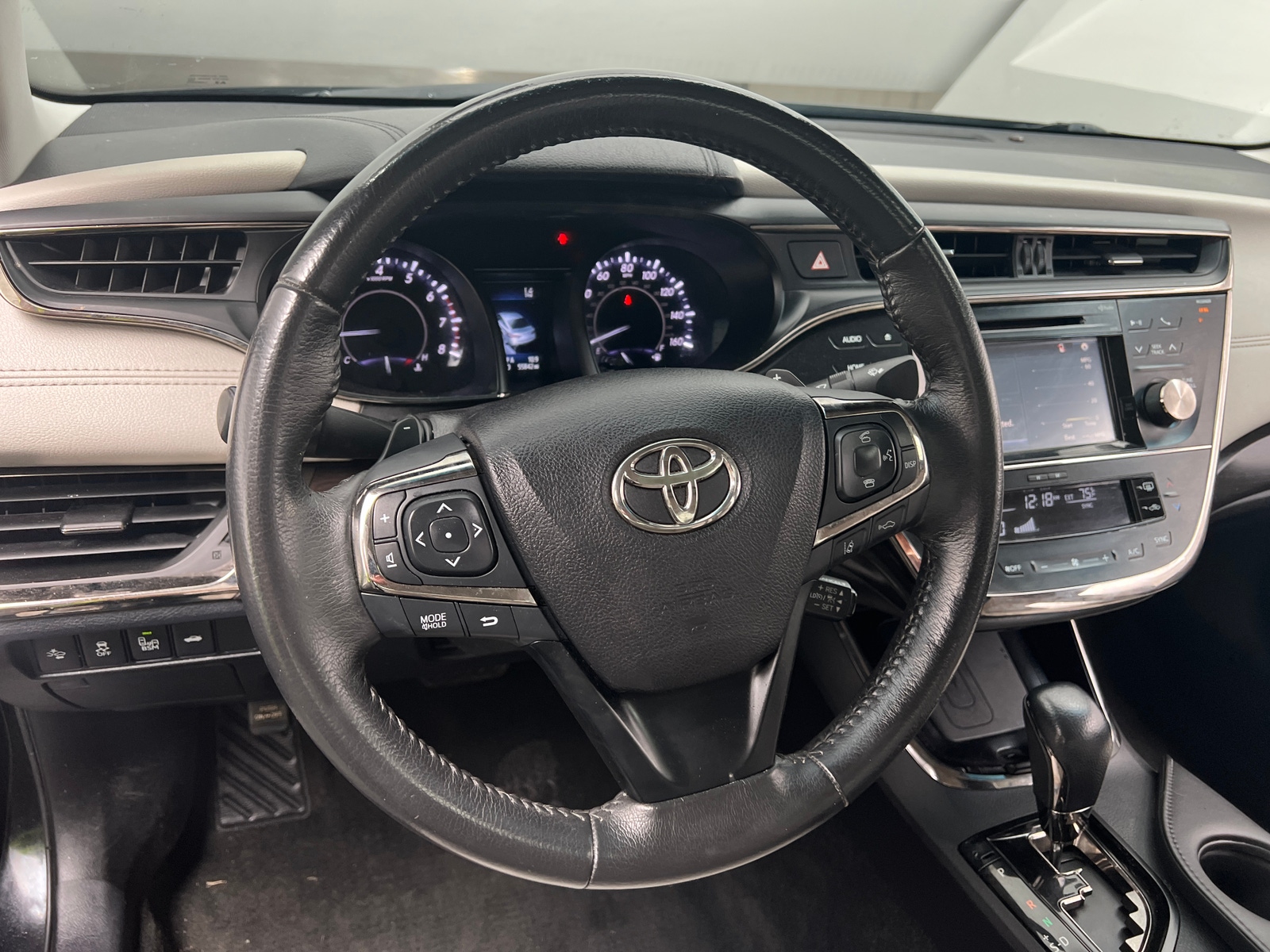 Thumbnail: 2017 Toyota Avalon - 4