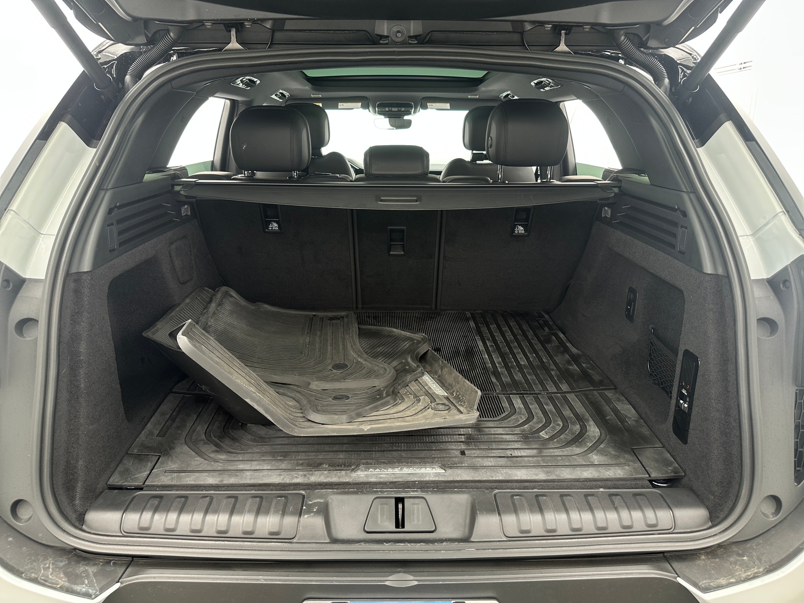 Thumbnail: 2025 Land Rover Range Rover Sport - 6