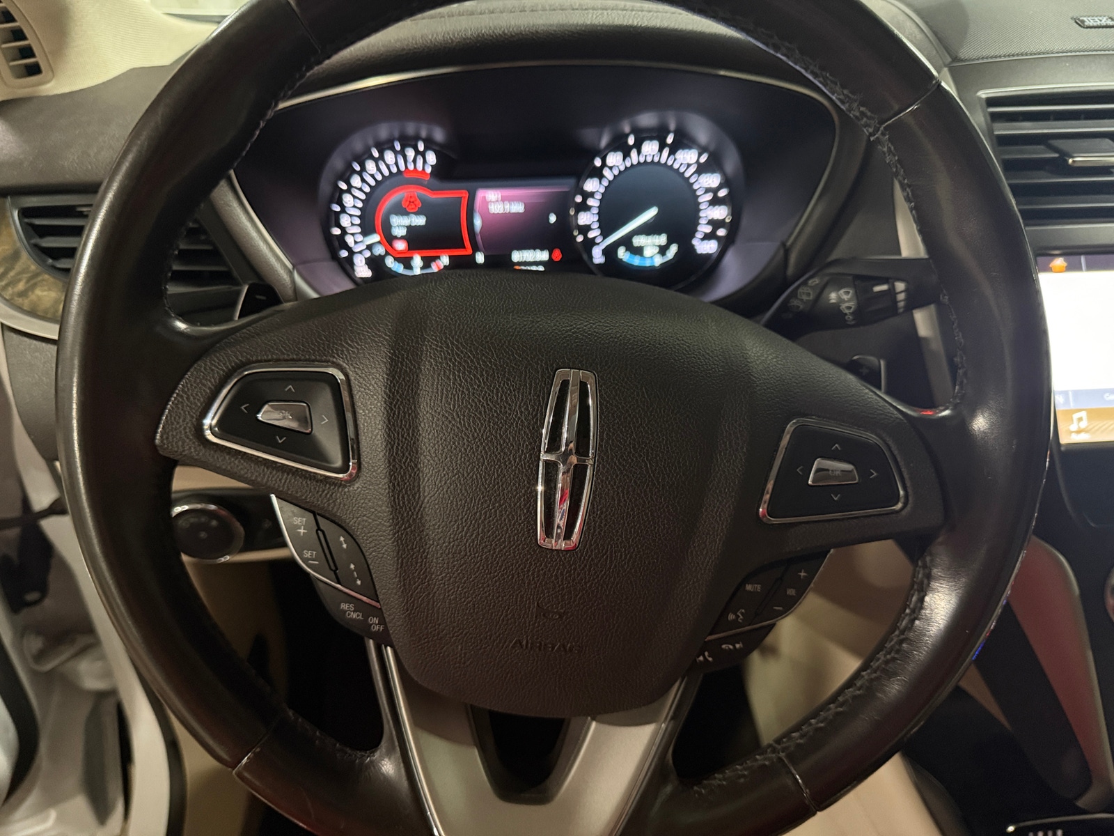 Thumbnail: 2019 Lincoln MKC - 4