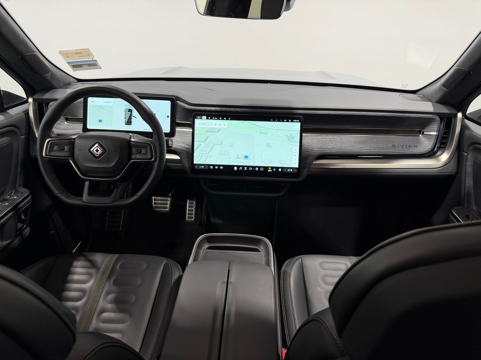 Thumbnail: 2024 Rivian R1S - 2