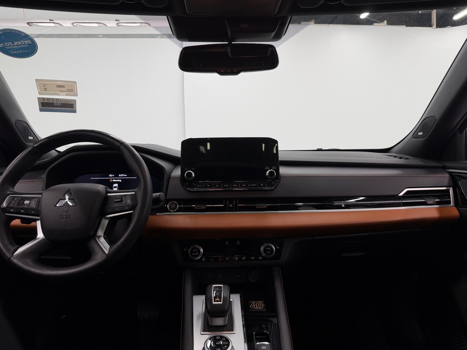 Thumbnail: 2023 Mitsubishi Outlander - 2