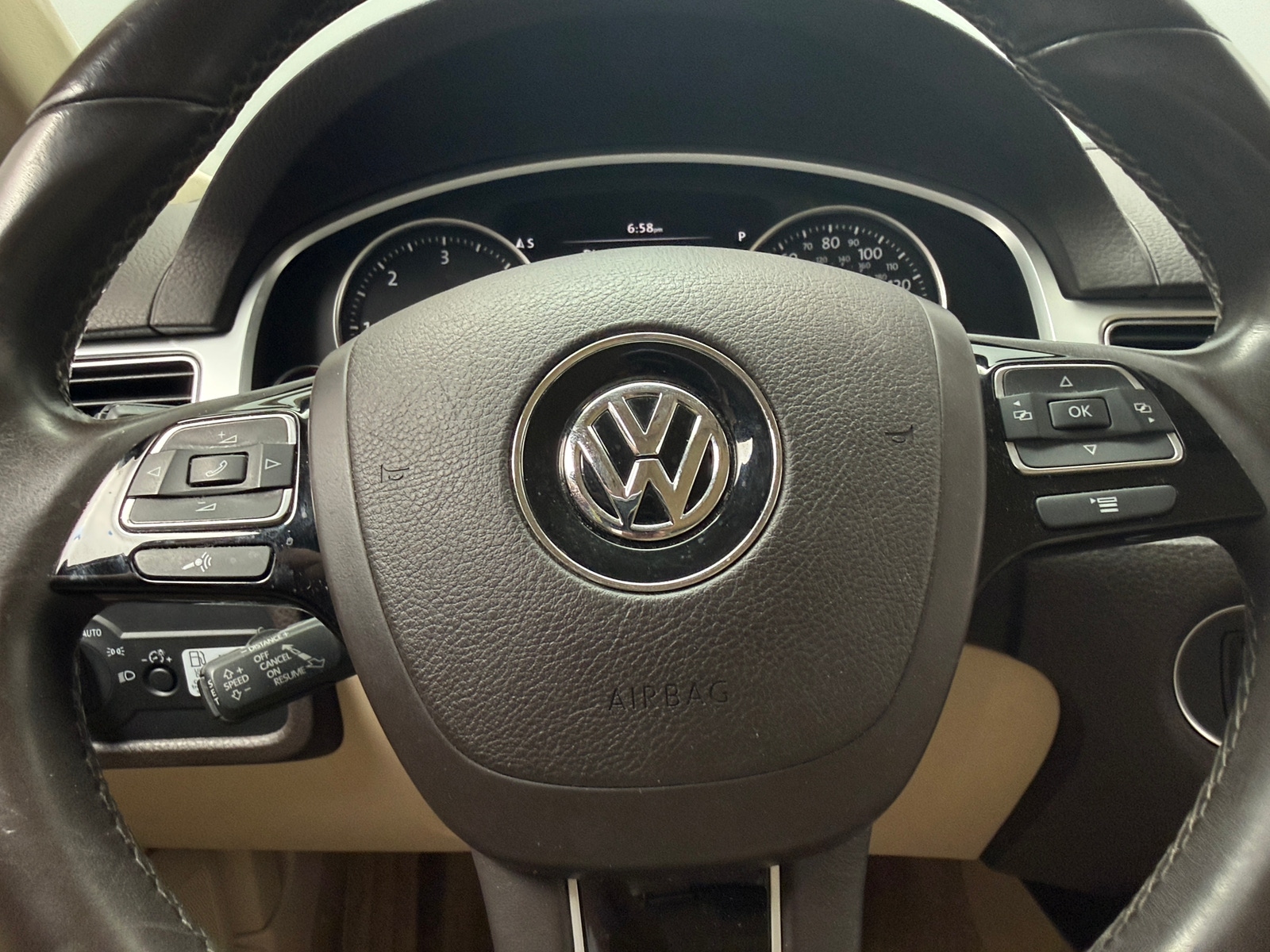 Thumbnail: 2016 Volkswagen Touareg - 5