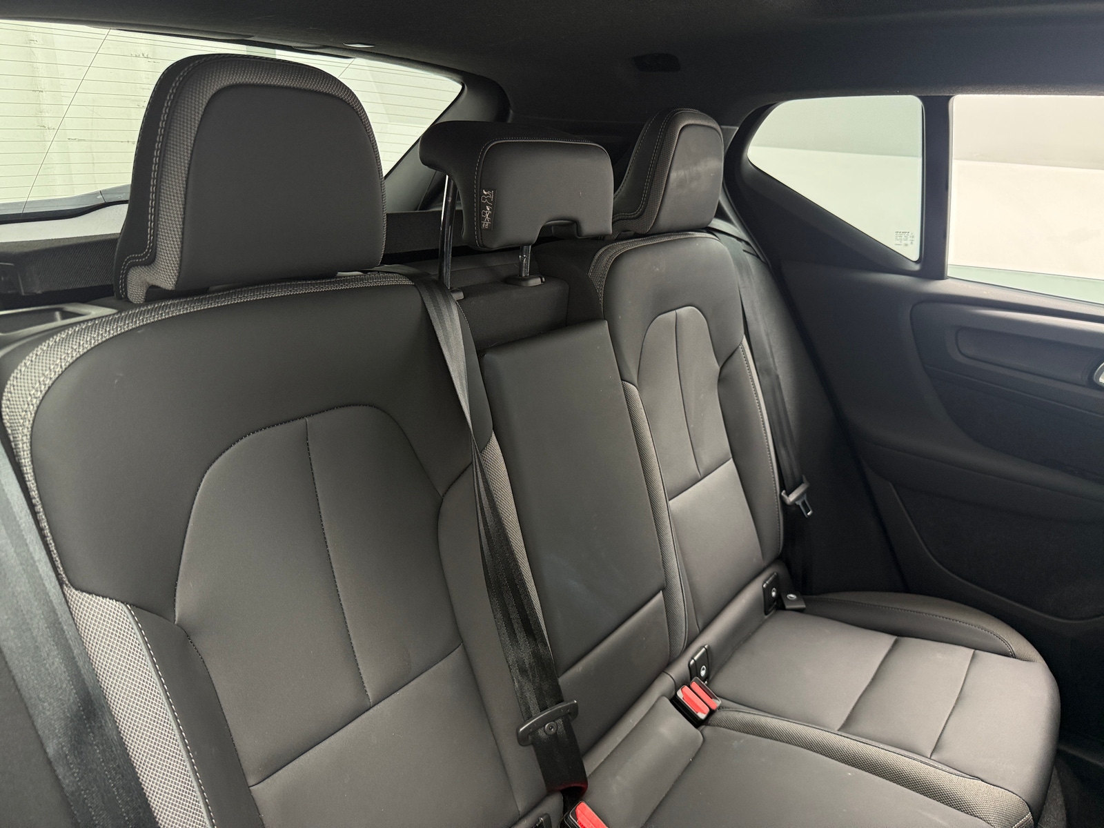 Thumbnail: 2023 Volvo XC40 - 5