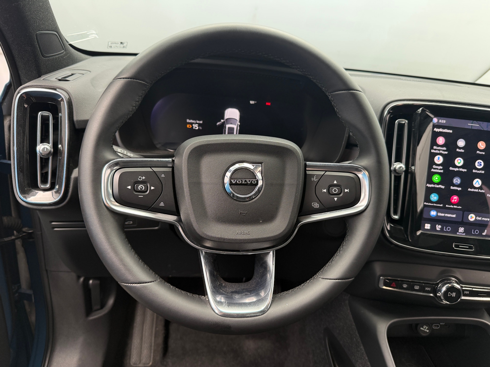 Thumbnail: 2023 Volvo XC40 - 4