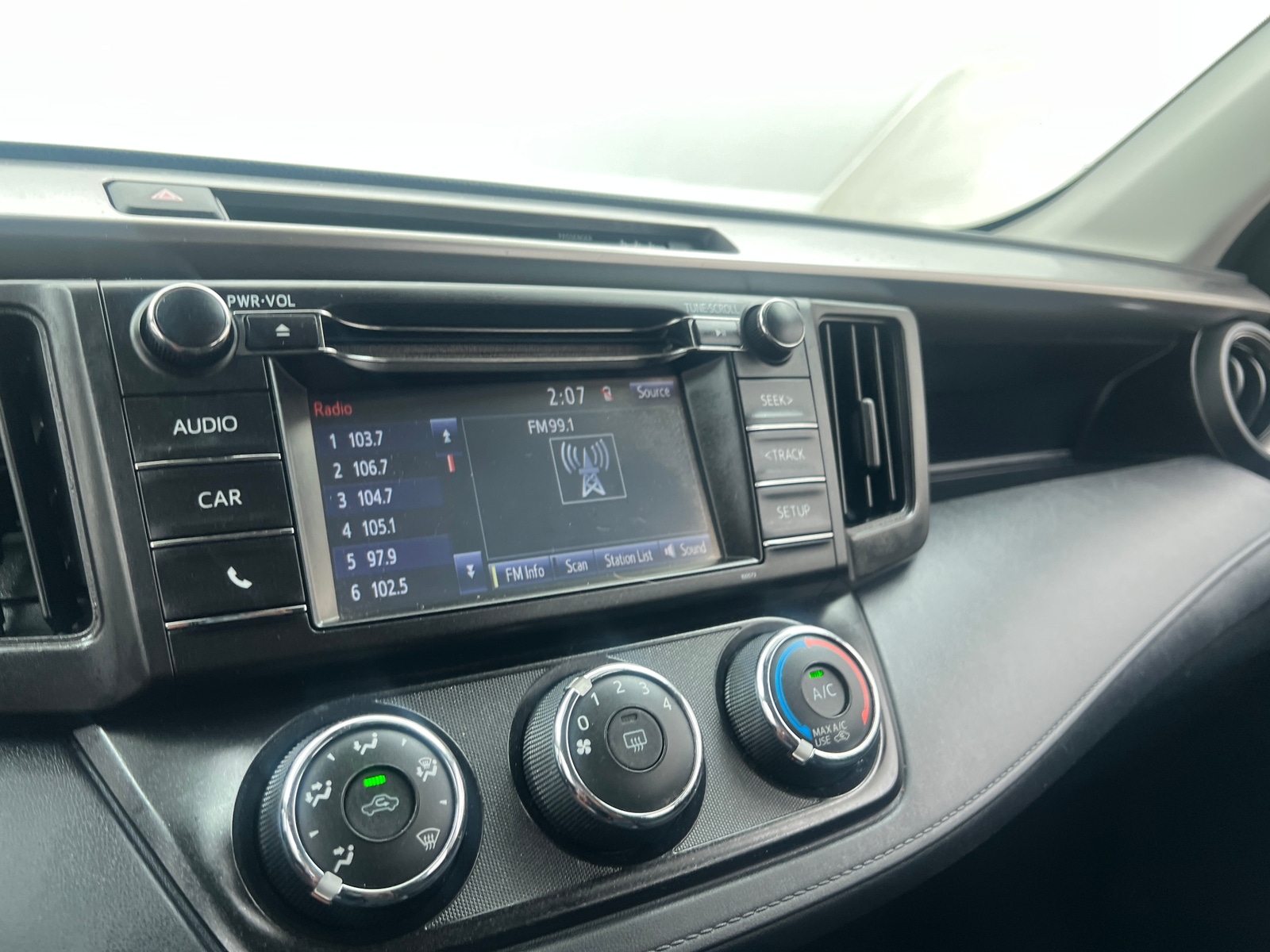 Thumbnail: 2017 Toyota RAV4 - 4