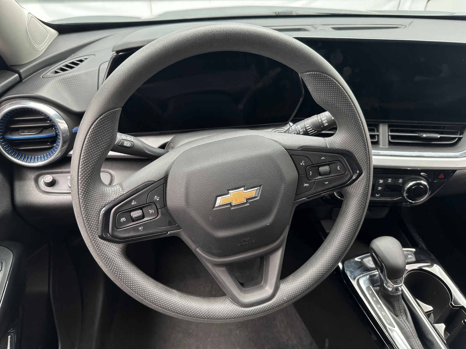 Thumbnail: 2025 Chevrolet Trax - 4