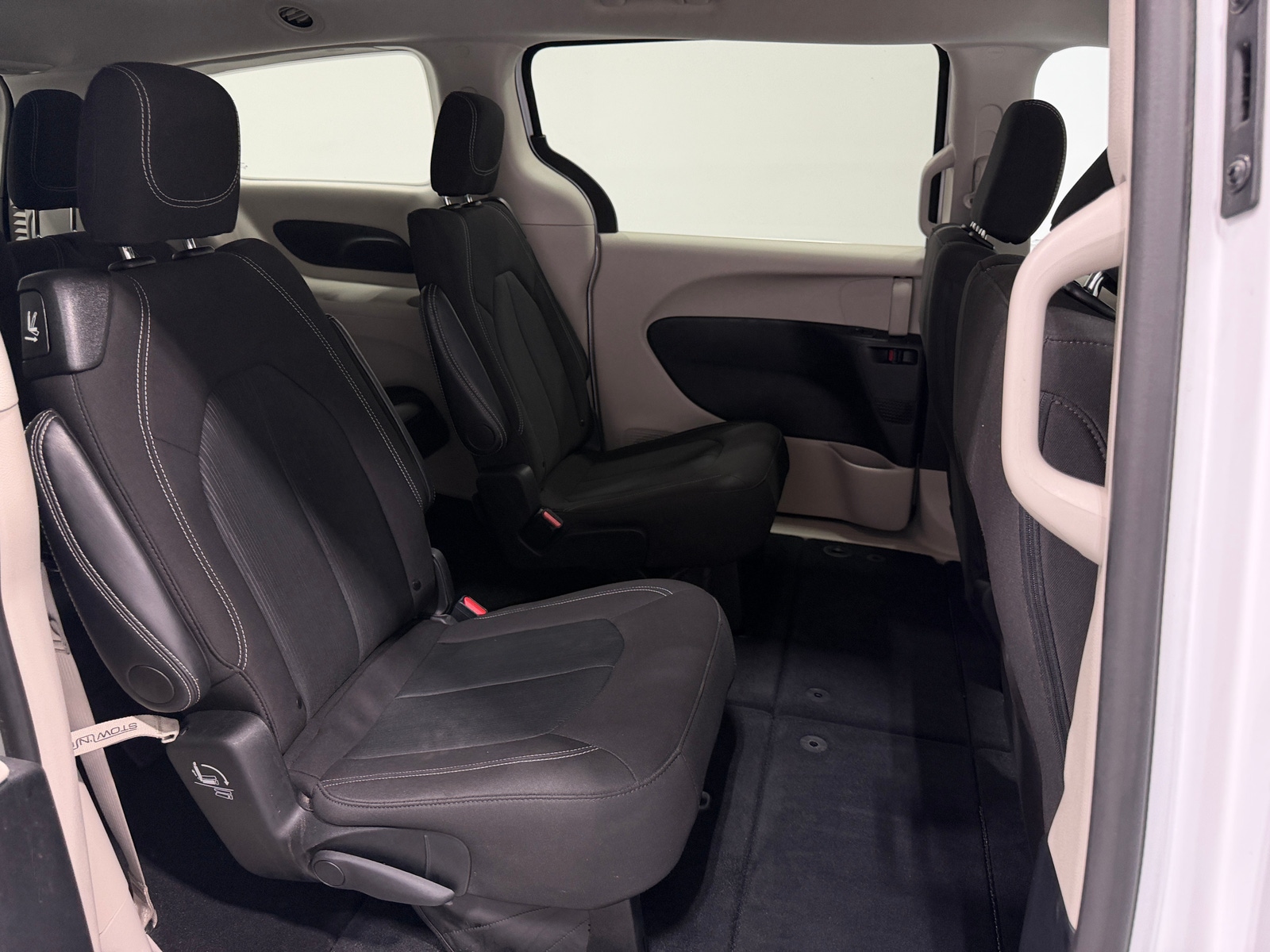 Thumbnail: 2024 Chrysler Voyager - 6