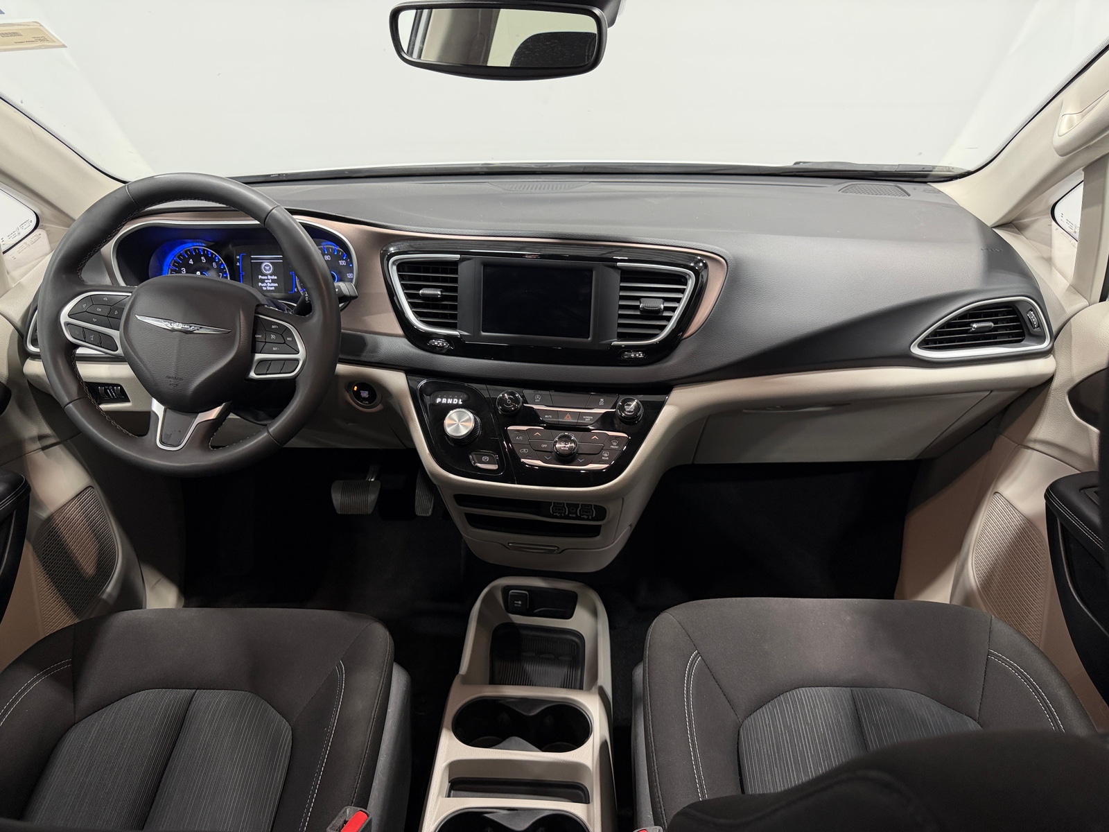 Thumbnail: 2024 Chrysler Voyager - 3